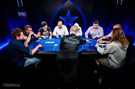 live poker tournament strategy